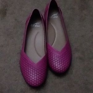 Dansko shoes in Fuschia